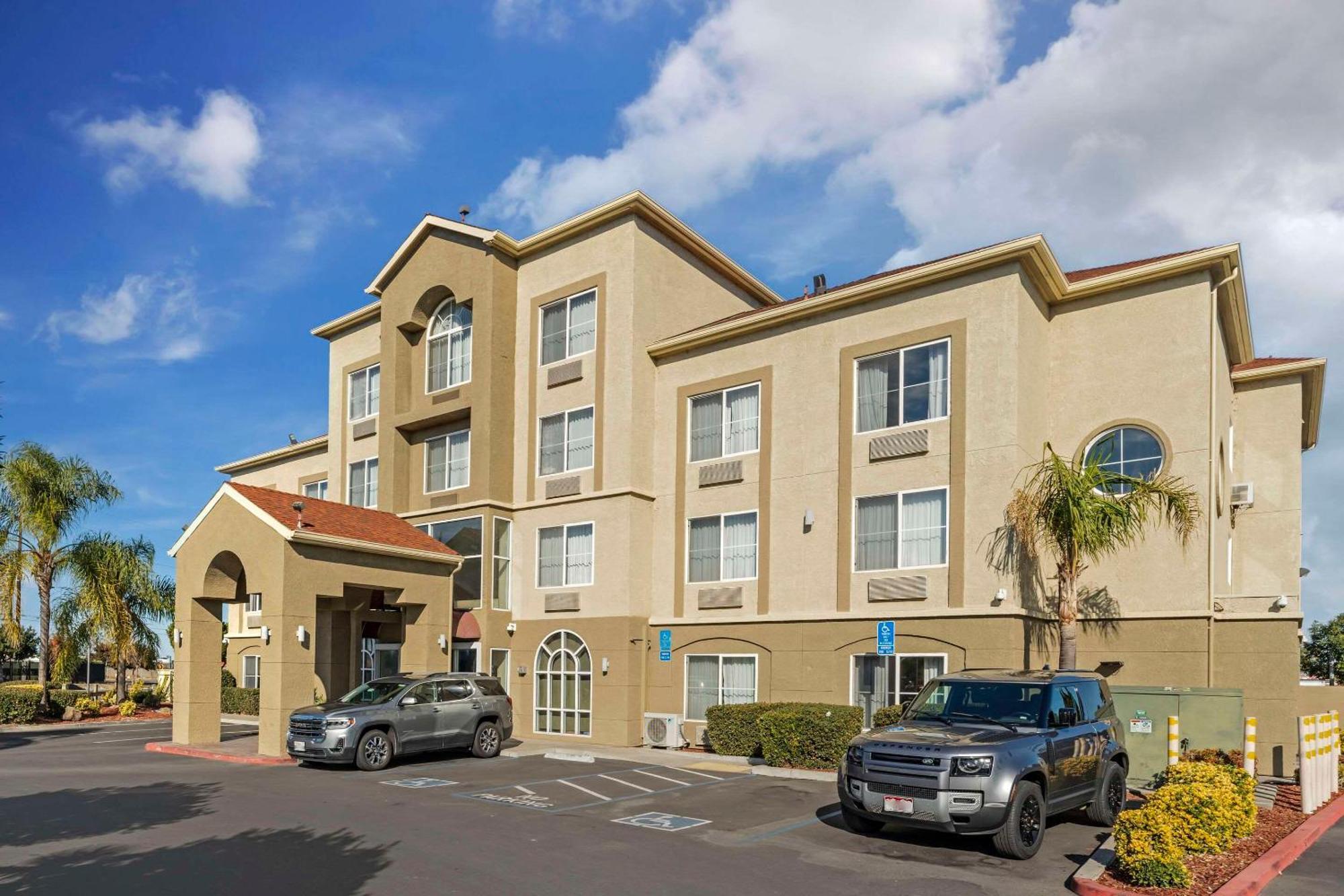 Comfort Inn Lathrop Stockton Airport Bagian luar foto