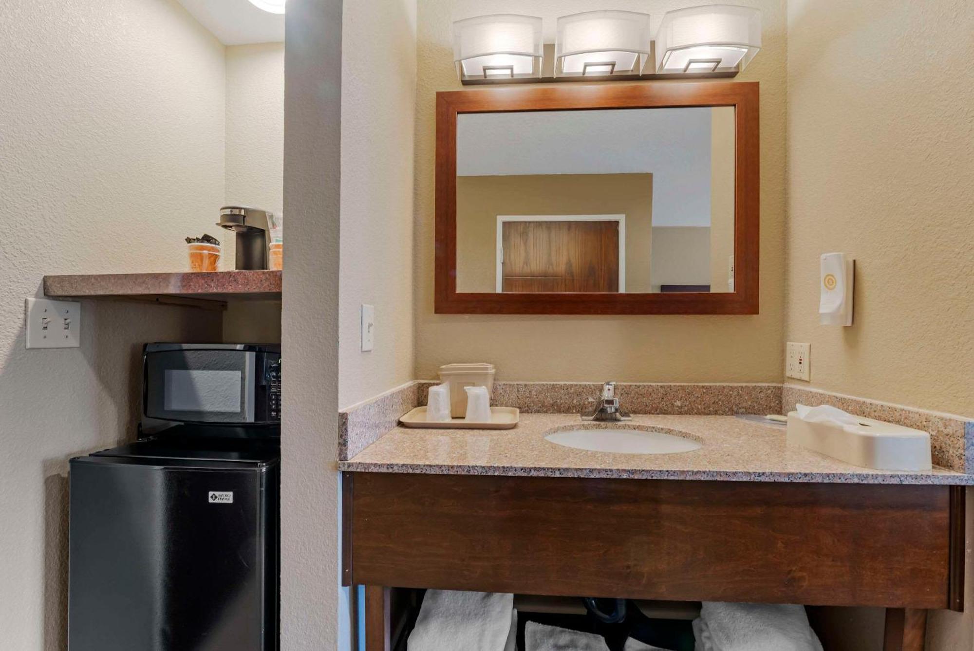 Comfort Inn Lathrop Stockton Airport Bagian luar foto