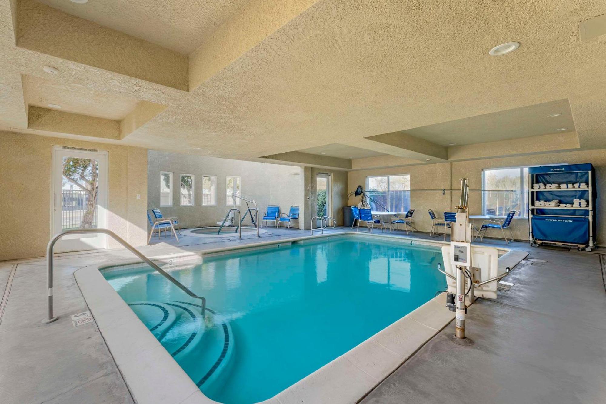Comfort Inn Lathrop Stockton Airport Bagian luar foto